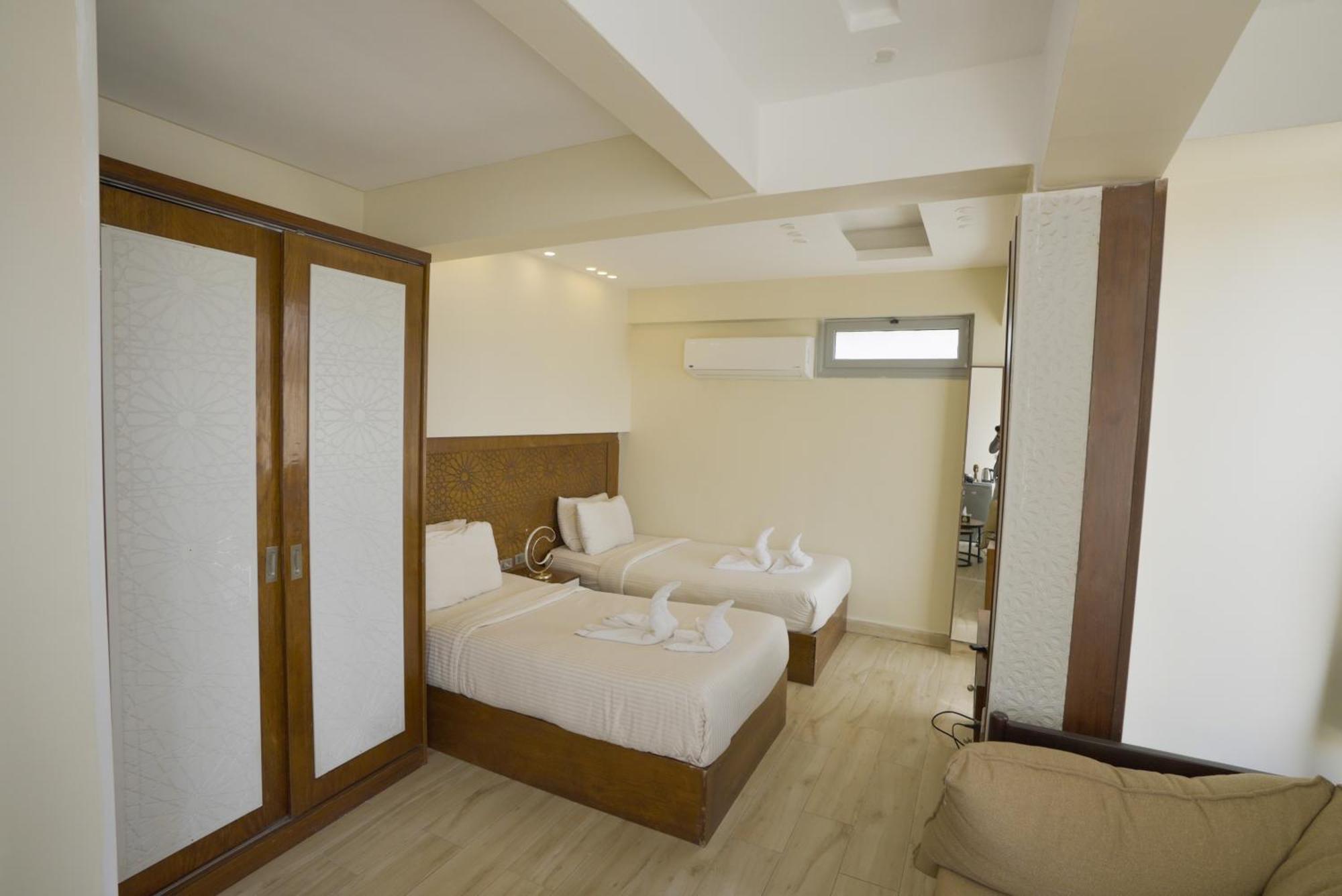 Queen Cleopatra Pyramids Hotel Cairo Exterior photo